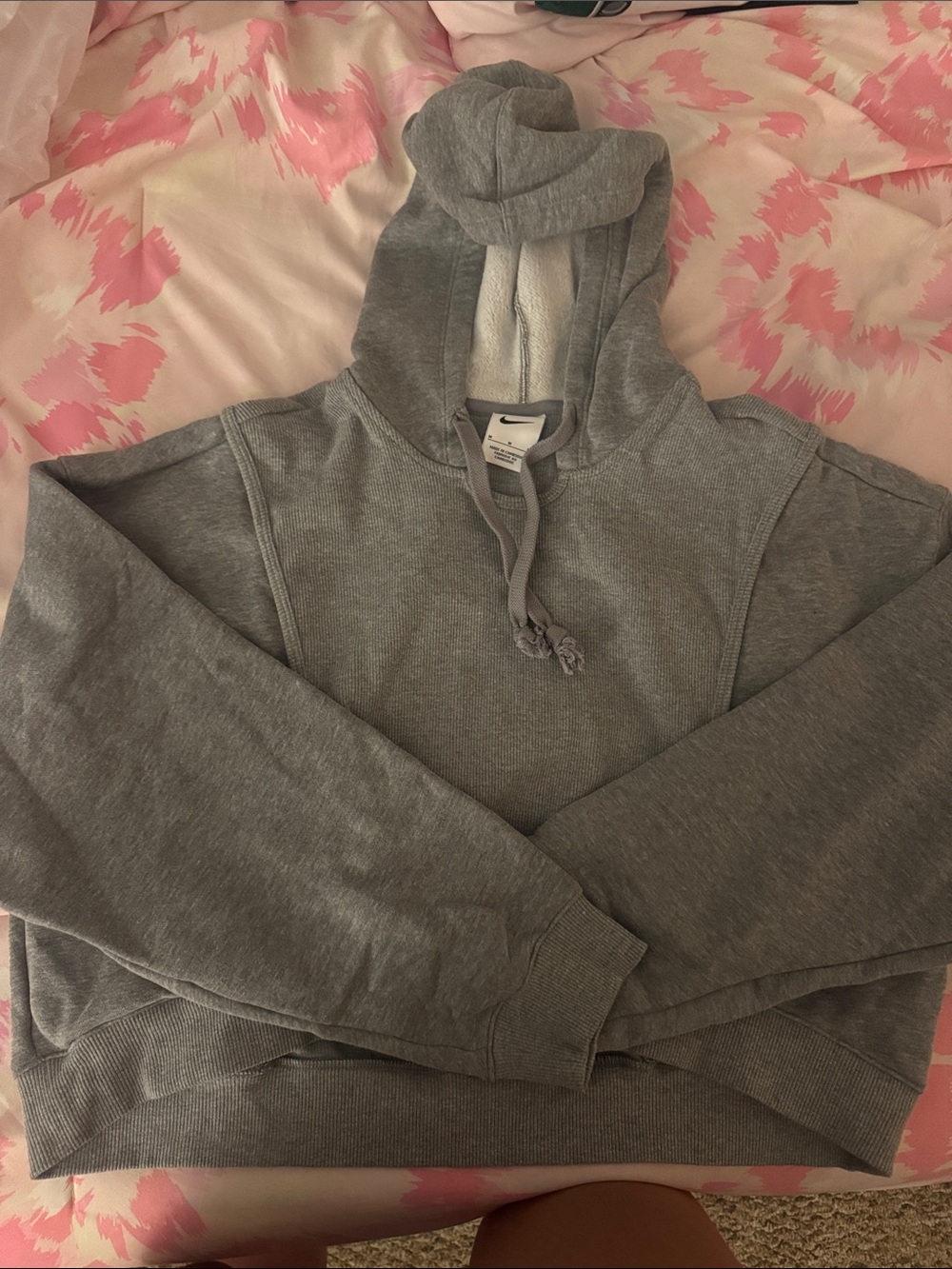 Nike Women’s cropped Gray Pullover Hoodie with Drawstring